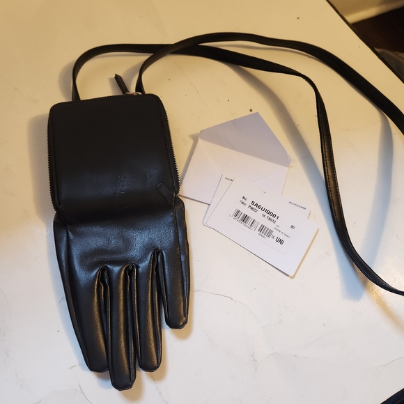 MM6 Maison Margiela Glove Zipped Mini Shoulder Bag in GUC - Picture 3 of 10